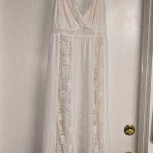 Chic White Lace Chemise